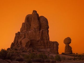 Balanced Rock, Arches National Park, Utah screenshot