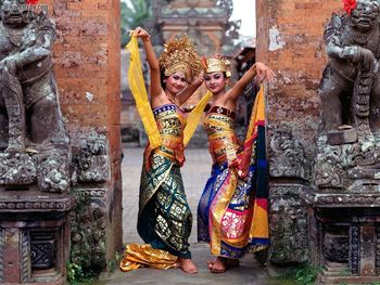 Balinese Dancers Indonesia screenshot