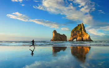 Beach Sunset Jog 4K screenshot