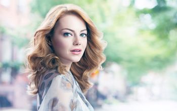 Beautiful Emma Stone screenshot