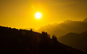 Beautiful Sun Dark Mountains screenshot