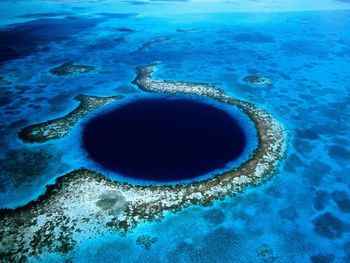 Blue Hole, Lighthouse Reef, Belize screenshot