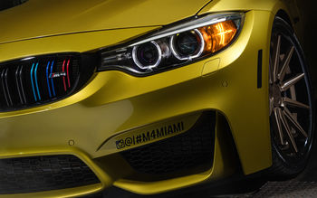 BMW M4 Austin Yellow 5K screenshot