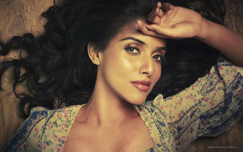 Bollywood Actress Asin screenshot