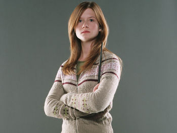 Bonnie Wright 2 screenshot