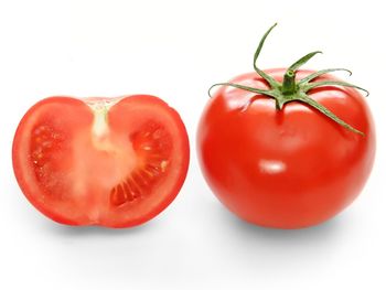 Bright Red Tomato And Cross Section screenshot