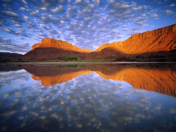 Buttermilk Clouds Colorado River screenshot