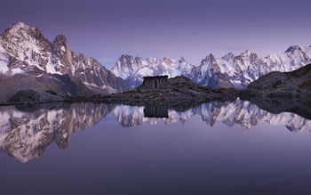 Cabin Reflections Mountains 4K screenshot