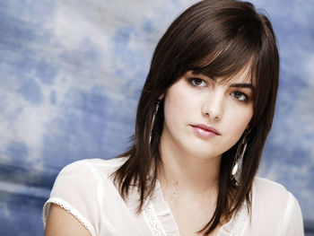 Camilla Belle HD screenshot