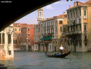 Canals Of Venice Italy screenshot