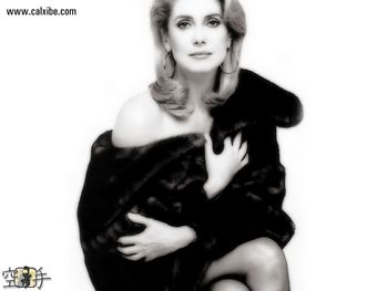 Catherine Deneuve screenshot