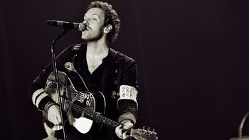 Chris Martin Coldplay X screenshot