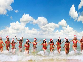 Christmas Girls On The Beach screenshot