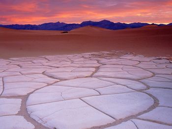 Clay Formations In Dunes, Death Valley, California screenshot