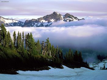 Cloud Cover Mount Rainer National Park Washington screenshot