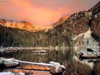 Clouds Over Mount Chiquita Ypsilon Mountain Ypsilon Lake Colorado screenshot