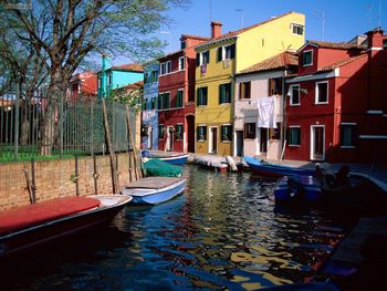 Colorful Canal Burano Italy screenshot