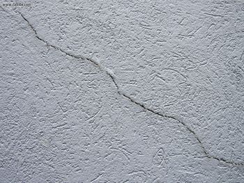 Concrete Cracked screenshot