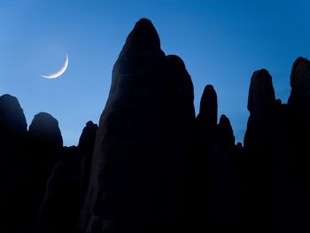 Crescent Moon, Near Sand Arch, Arches National Park, Utah screenshot