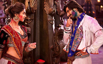 Deepika Padukone Ranveer Singh in Ram Leela screenshot