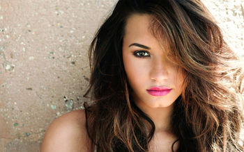Demi Lovato 2014 screenshot