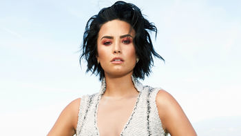 Demi Lovato Latina Magazine 2016 screenshot