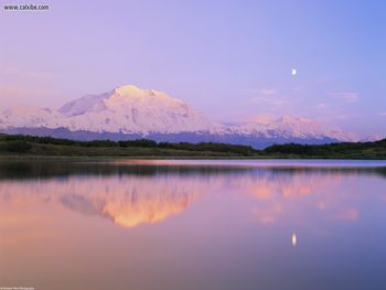 Denali Moonrise Over Wonder Lake Alaska screenshot