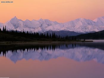 Denali Sunrise Over Wonder Lake Alaska screenshot