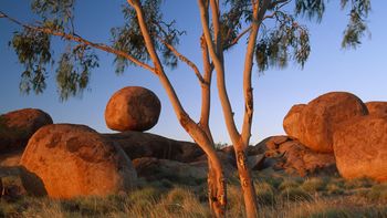 Devils Marbles At Sunset, Northern Territory, Australia screenshot