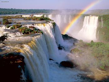 Devils Throat Iguassu Falls Brazil screenshot