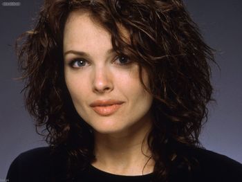 Dina Meyer screenshot