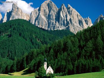 Dolomite Mountains Italy screenshot