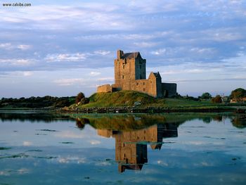 Dunguaire Castle Kinvara County Clare Ireland screenshot