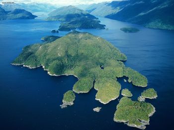 Dusky Sound Fiordland National Park South Island New Zealand screenshot