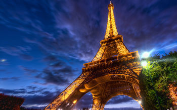 Eiffel Tower HDR screenshot