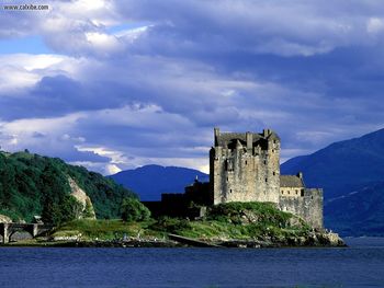 Eilean Donan Castle, Dornie, Scotland screenshot