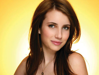 Emma Roberts Hotel For Dogs Shoot HD screenshot