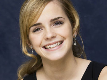 Emma Watson Beautiful Smile High Quality screenshot