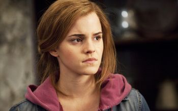 Emma Watson in Deathly Hallows Part 2 screenshot