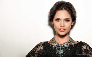 Esha Gupta New 2016 screenshot