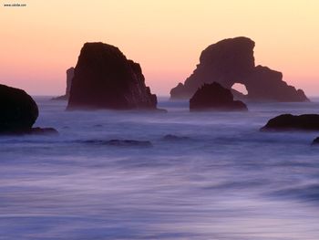 Evening Falls Over Sea Stacks Ecola State Park Oregon screenshot