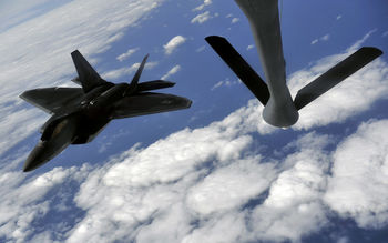 F 22 Raptor prepares to refuel screenshot