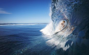 Female Surfer screenshot