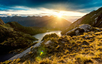 Fiordland Mountain Sunrise screenshot