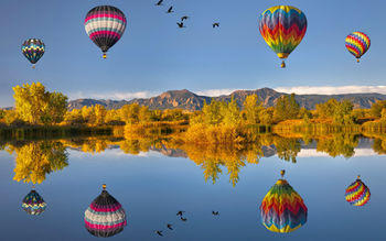 Flying Air Ballons Reflections screenshot