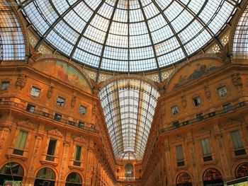 Galleria Vittorio Emanuelo Ii Milan Italy screenshot