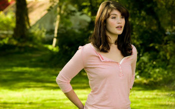 Gemma Arterton 2010 Tamara Drewe screenshot