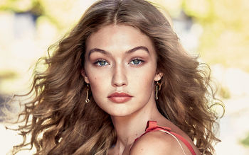 Gigi Hadid 2017 screenshot