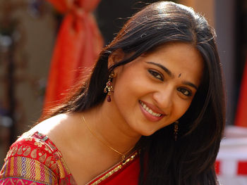 Gorgeous Anushka screenshot