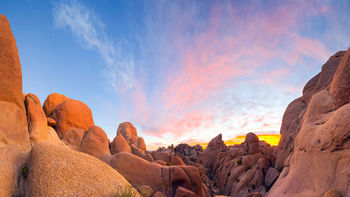 Granite boulders Joshua Tree National Park California USA screenshot